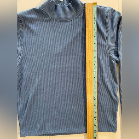 American Eagle Blue Cropped Turtle Neck, Size XL, EUC - Picture 7 of 7